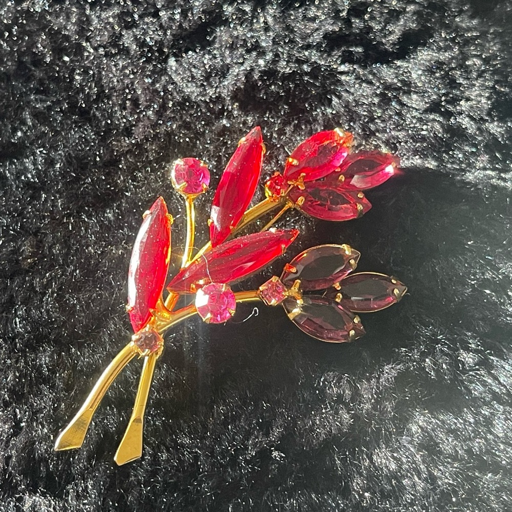 Vintage 1950s Gold and Red Floral Brooch